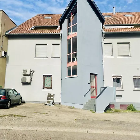 L'Escale Aux 3 Frontieres, Parking, Wifi, Balcon Apartment Saint-Avold Exterior photo